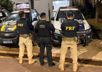 Justiça mantém presa jovem flagrada com quase 18 quilos de drogas em hotel Justiça mantém presa jovem flagrada com quase 18 quilos de drogas em hotel