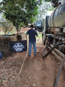 Diesel na calada da noite: motorista é preso furtando carga e vendendo combustível ilegal em MS
