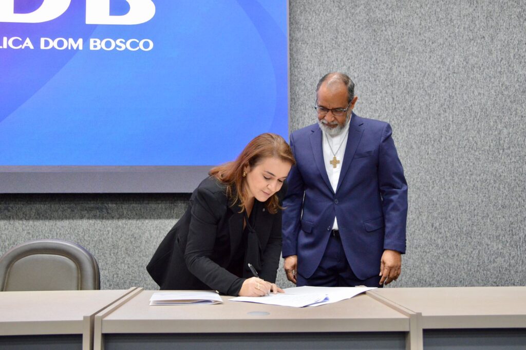 Prefeitura e UCDB assinam parceria para criar Laboratório de Inovação Social Prefeitura e UCDB assinam parceria para criar Laboratório de Inovação Social