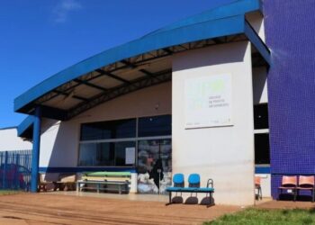 Jovem é baleado após ser surpreendido por dupla armada Jovem é baleado após ser surpreendido por dupla armada