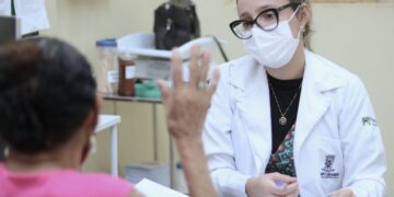 Prefeitura convoca médicos para reforçar atendimentos