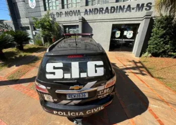 Bandido arromba casa e deixa prejuízo de quase R$ 2 mil para moradora Bandido arromba casa e deixa prejuízo de quase R$ 2 mil para moradora