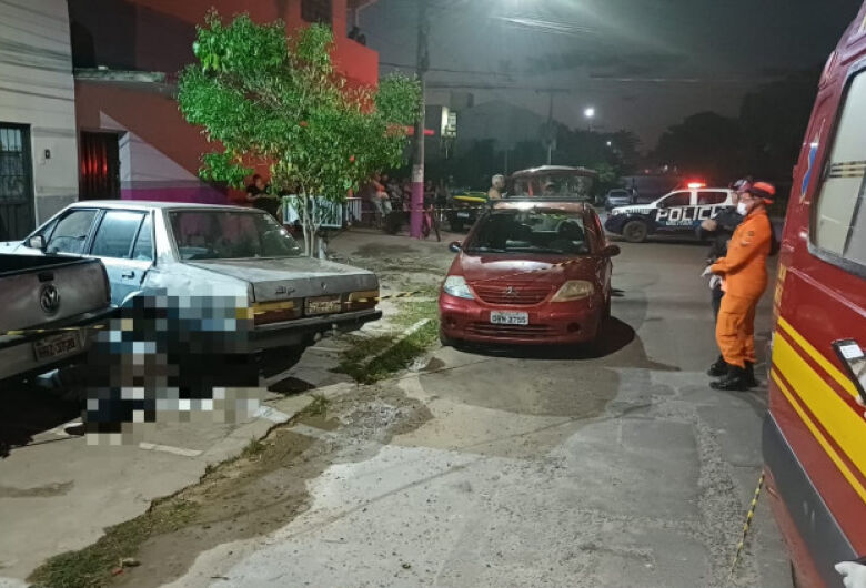 Execução a tiros deixa homem morto em bairro residencial
