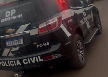 Homem é preso após ameaçar matar ex caso ela chamasse a polícia Homem é preso após ameaçar matar ex caso ela chamasse a polícia
