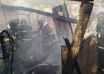 Incêndio destrói parte de casa e mobiliza bombeiros em Corumbá