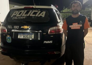 Capturado após fuga: bombeiro acusado de matar a esposa é encontrado escondido em casa