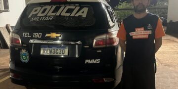 Capturado após fuga: bombeiro acusado de matar a esposa é encontrado escondido em casa