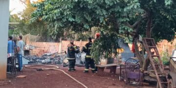 Homem é encontrado morto após incêndio destruir residência