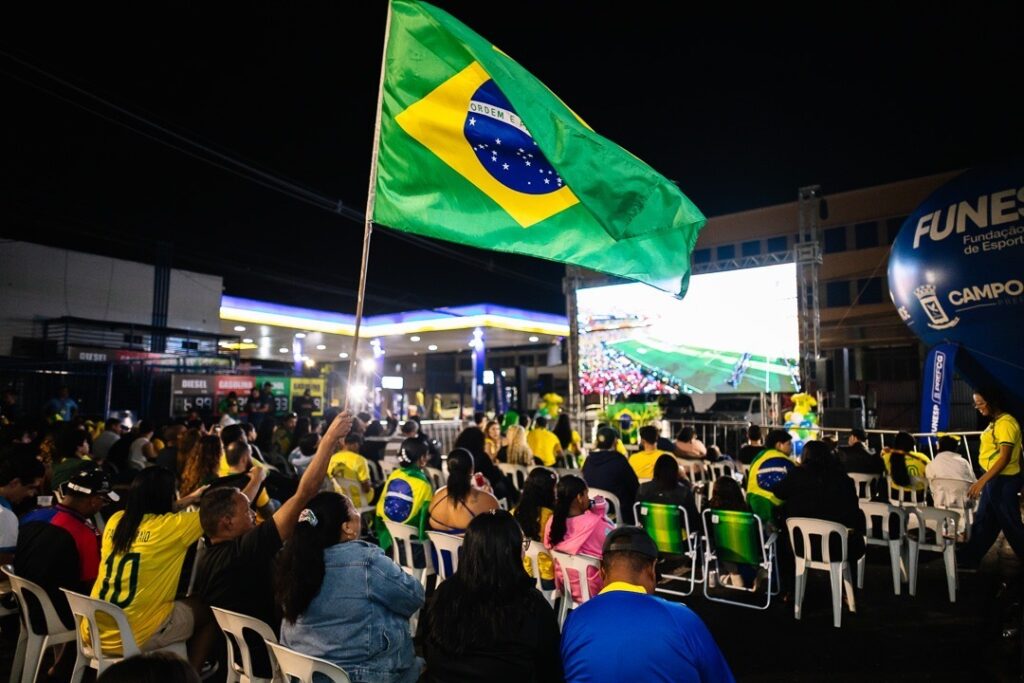 Cidade da Copa reúne mais de 5 mil torcedores na estreia Cidade da Copa reúne mais de 5 mil torcedores na estreia