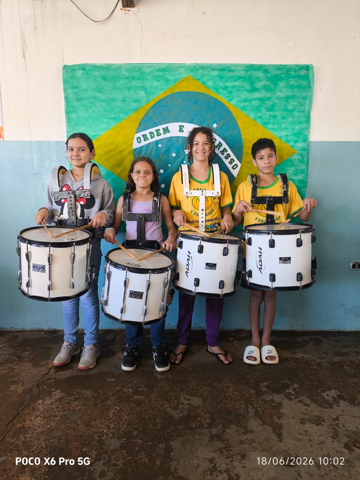 Vídeo: Com emoção e muito ritmo, banda da ACA estreia levando 35 crianças para representar Campo Grande