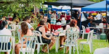 Praças da Capital reúnem feiras e arte neste final de semana 