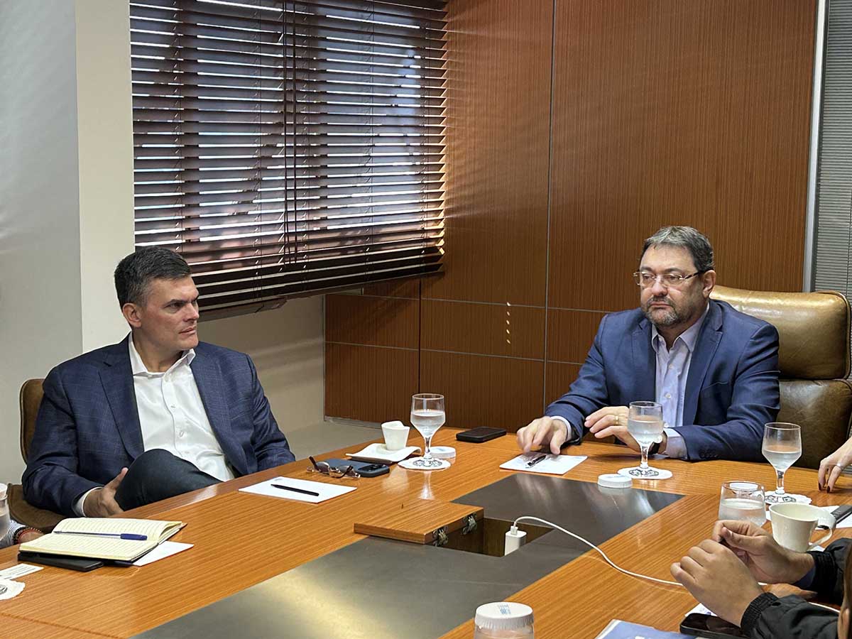 FIEMS e FIERO discutem desenvolvimento sustentável e cooperação entre estados em reunião estratégica