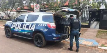 Criança grita por socorro e mãe é brutalmente agredida dentro de casa