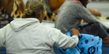Última noite do Inverno Acolhedor atende 75 pessoas