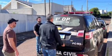 Mulher é presa durante operação contra grupo que furtava caminhonetes de luxo