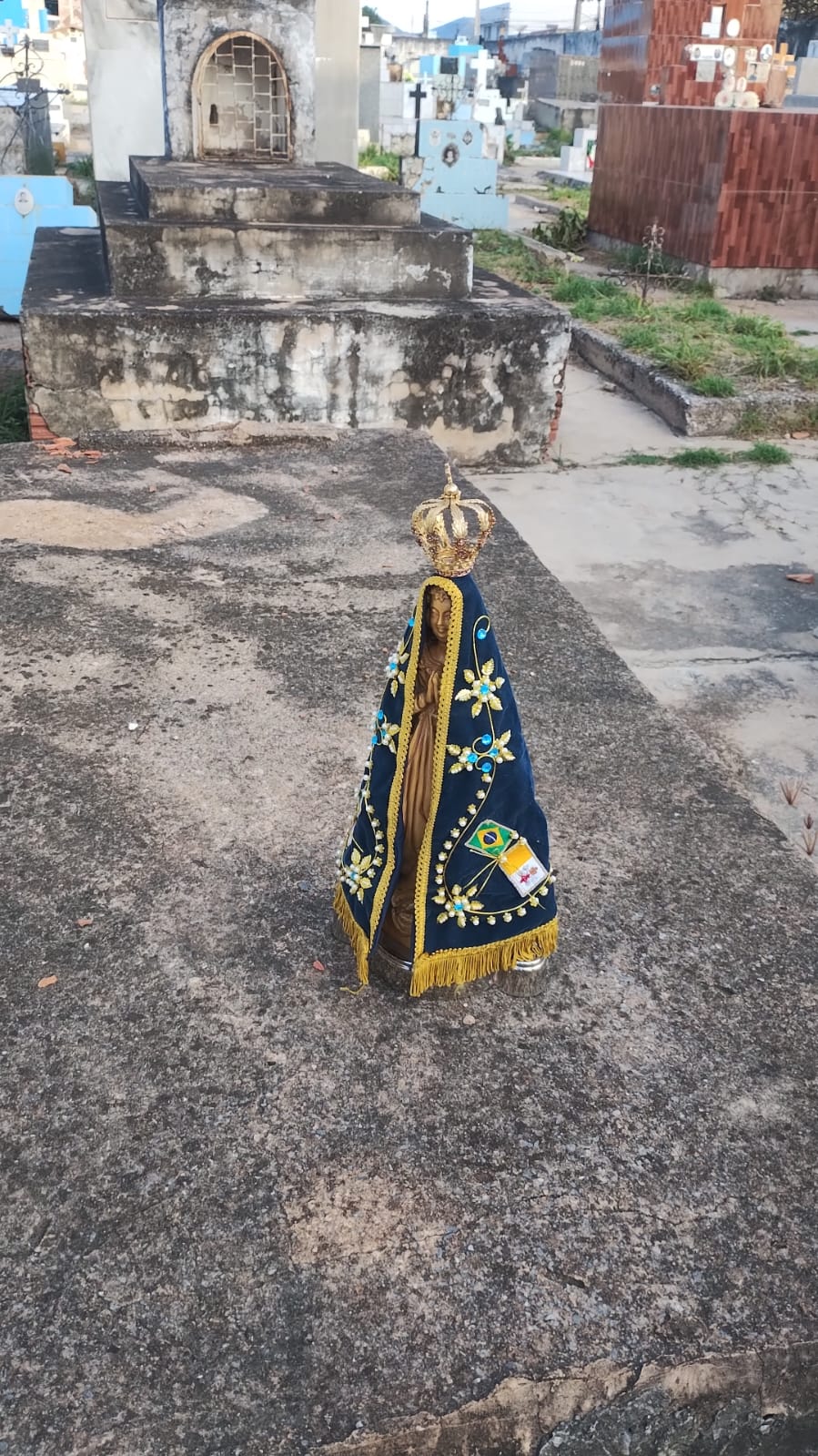 Nem a fé escapa: imagem de santa furtada de igreja é recuperada em Corumbá