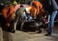 Motociclista morre após perder controle e bater em caçamba Motociclista morre após perder controle e bater em caçamba