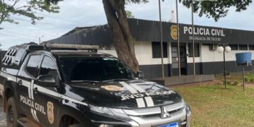 Homem é preso em flagrante após agredir companheira e ferir outro homem
