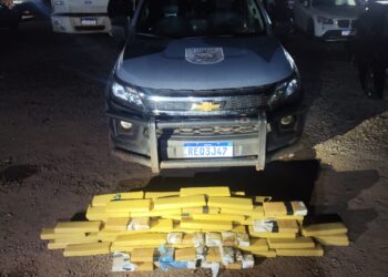 Denúncia leva polícia a imóvel rural, suspeito tenta fugir e é preso com quase 100 kg de