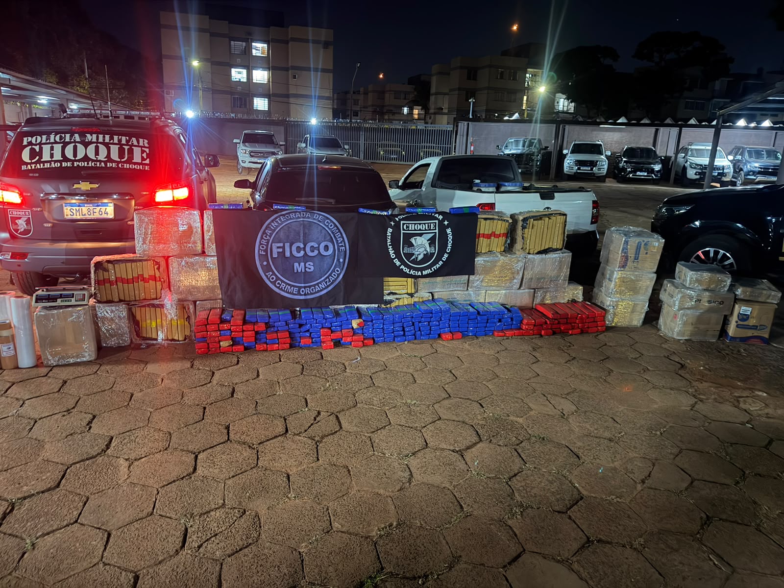 Mais de uma tonelada de drogas é apreendida e casal acaba preso em Campo Grande