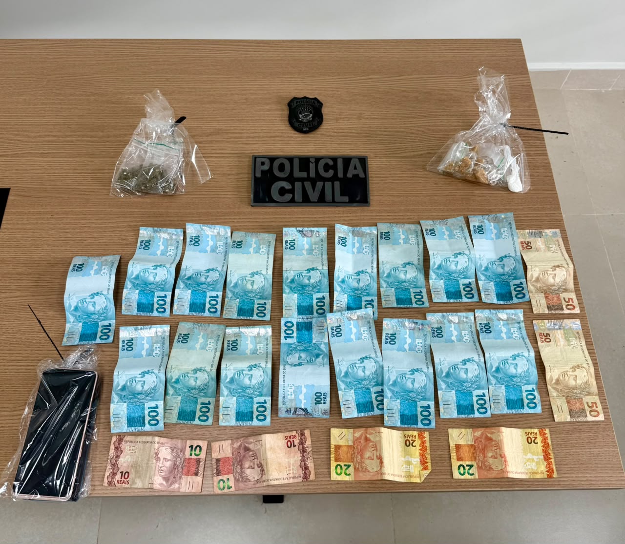 Operação contra crime organizado cumpre mandados e apreende materiais em investigação