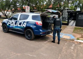 Homem é levado à delegacia por suspeita de receptação de rodas e pneus Homem é levado à delegacia por suspeita de receptação de rodas e pneus