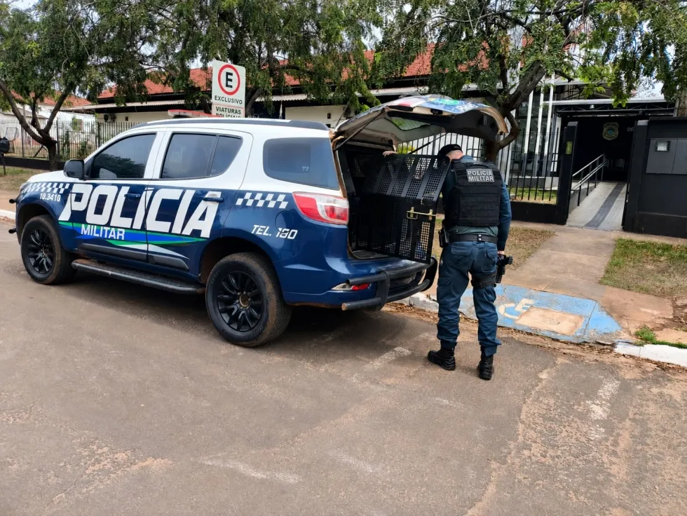 Homem é levado à delegacia por suspeita de receptação de rodas e pneus