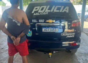 Violência após término: homem é preso por agredir companheira e deixar mulher desacordada