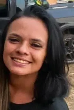 Mulher achada morta na fronteira é identificada