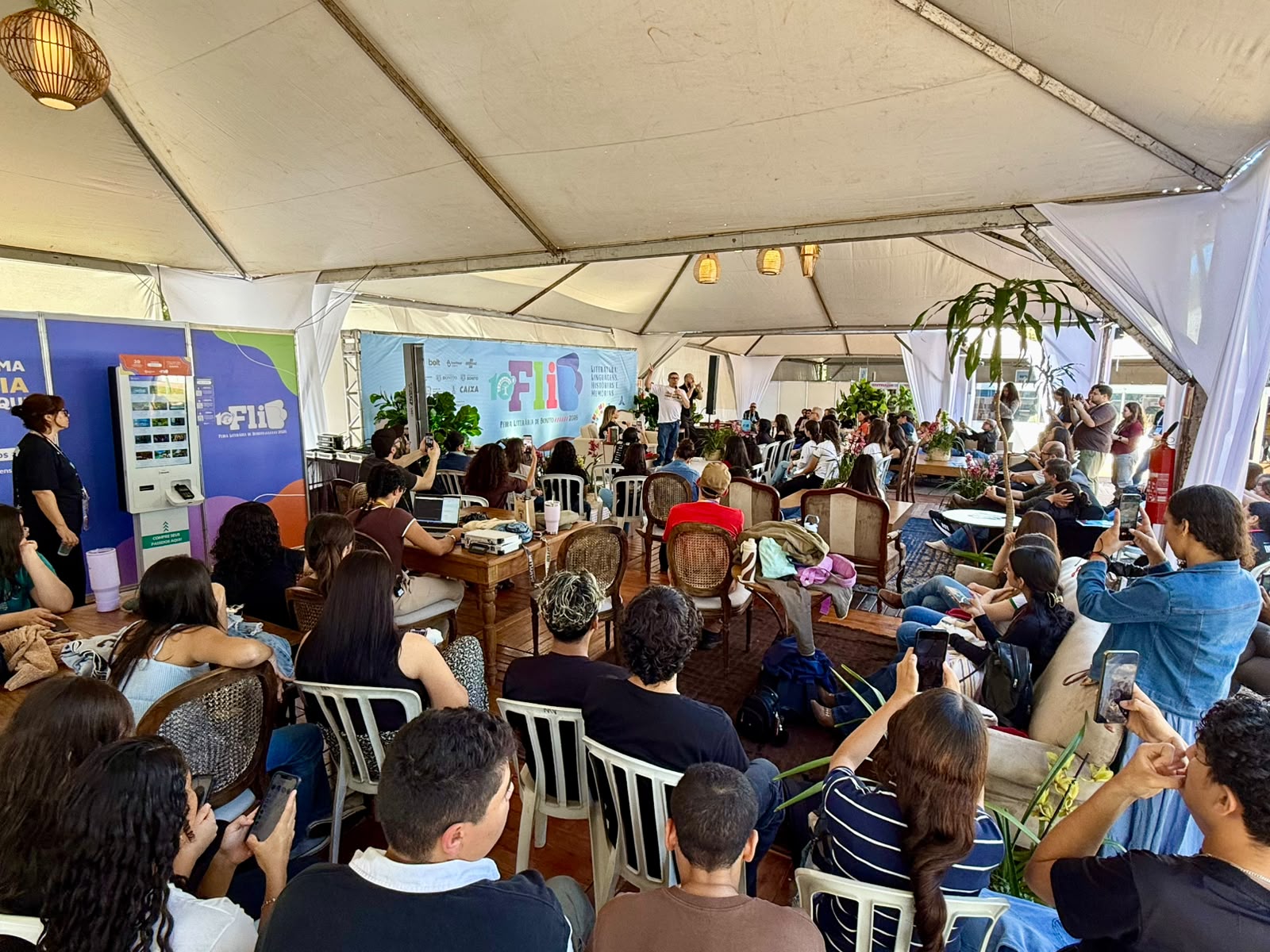FLIB oferece programação gratuita com escritores, poesia e atividades culturais em Bonito