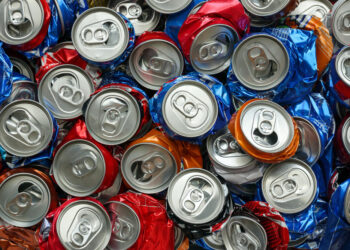 Após rejeitar investidas, jovem é atacada com lata de cerveja durante evento em MS
