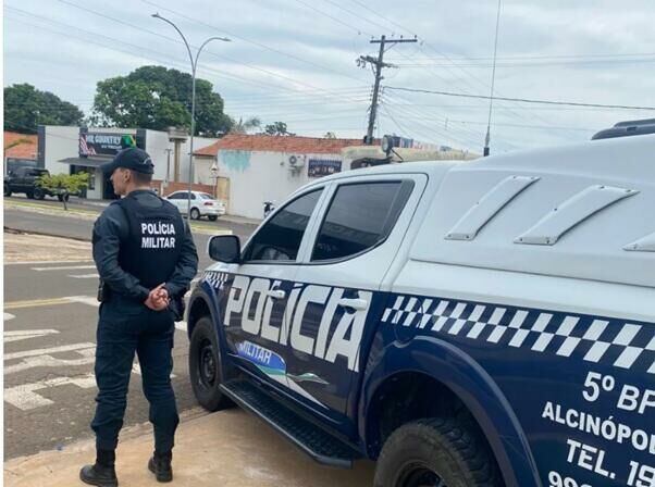 Homem é preso após suspeita de importunação sexual contra criança em praça