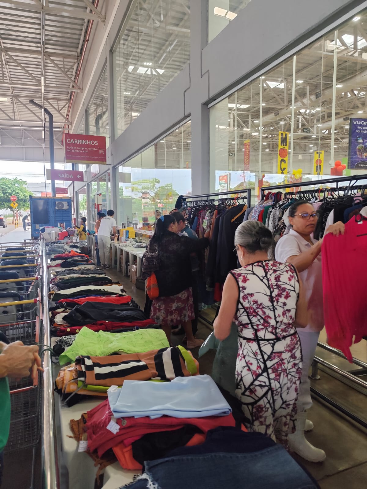 Bazar solidário reúne 17 entidades e vende produtos com renda destinada a projetos sociais