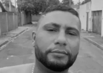 Homem morre após confronto com a PM em conjunto habitacional Homem morre após confronto com a PM em conjunto habitacional