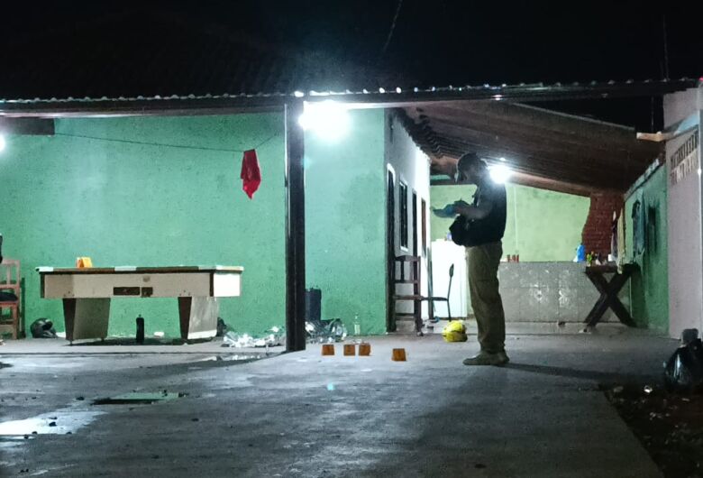 Adolescente é morto a tiros durante festa e duas pessoas ficam feridas
