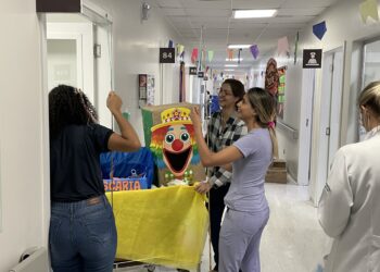 Festa julina leva alegria e acolhimento a pacientes do Hospital Universitário da UFMS Festa julina leva alegria e acolhimento a pacientes do Hospital Universitário da UFMS