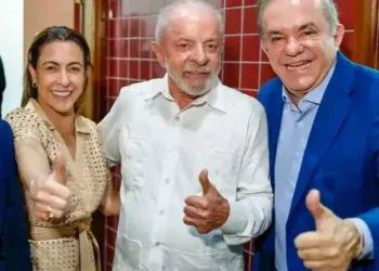 Mudança no tabuleiro eleitoral: Thronicke “vira” suplente de Vander para a corrida do Senado Mudança no tabuleiro eleitoral: Thronicke “vira” suplente de Vander para a corrida do Senado