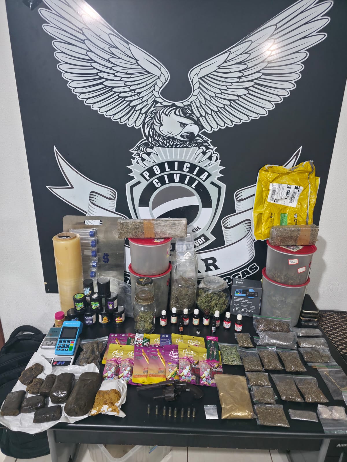 Polícia fecha “loja virtual” de drogas e prende fornecedor na Capital