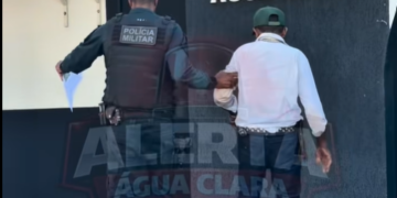 Discussão durante café da manhã termina com idoso ferido por canivete em residência
