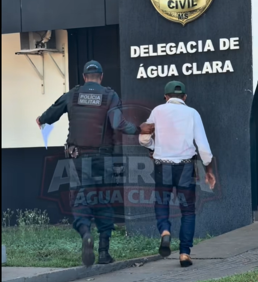 Discussão durante café da manhã termina com idoso ferido por canivete em residência