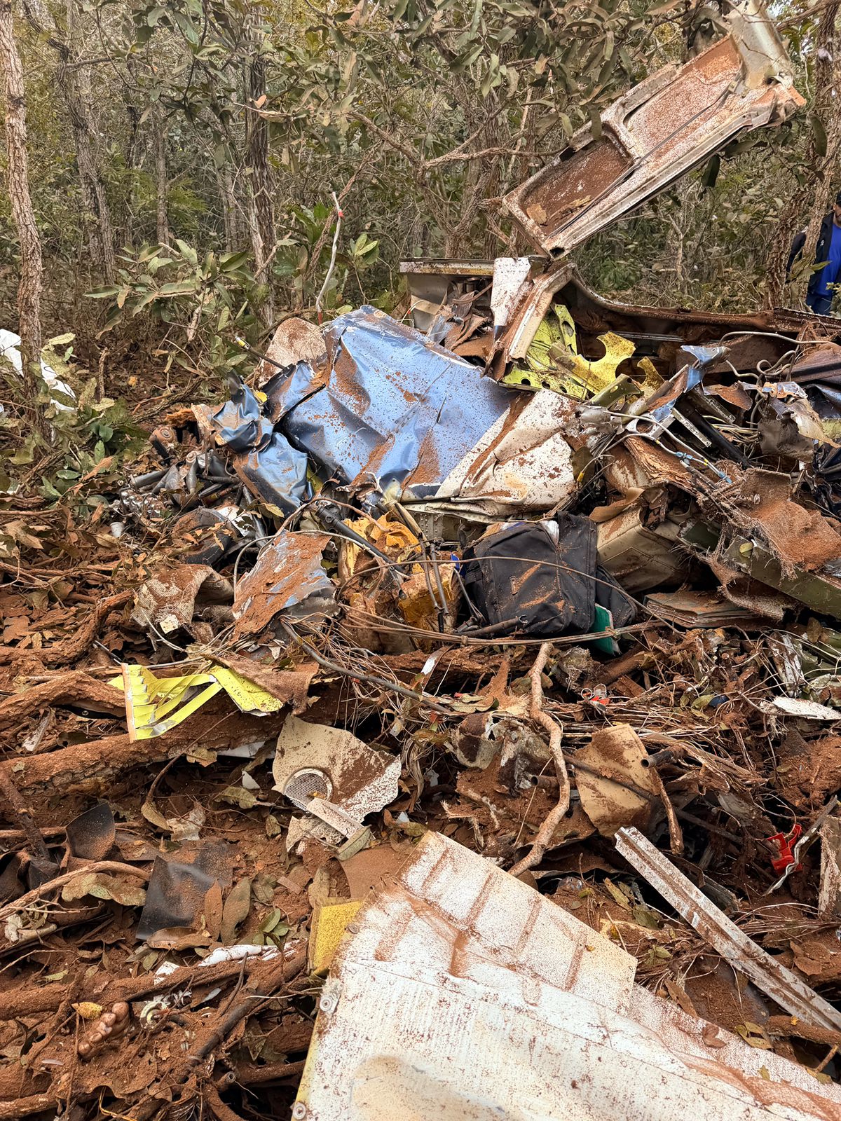 Avião encontrado em área de mata em Campo Grande estava regular e era de táxi aéreo