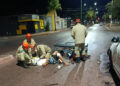 Batida contra carro estacionado deixa motociclista ferido na madrugada Batida contra carro estacionado deixa motociclista ferido na madrugada