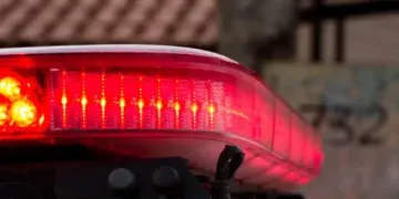Adolescente sofre queimaduras graves após ser incendiado  pela ex durante discussão