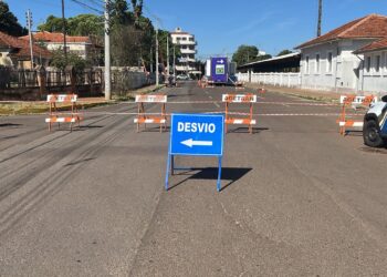 Agetran interdita trecho da Calógeras para Carreta da Saúde Agetran interdita trecho da Calógeras para Carreta da Saúde