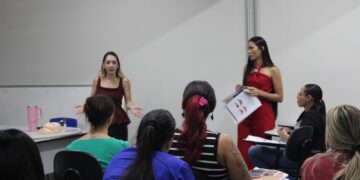 Sejuv inicia curso gratuito de cílios fio a fio  