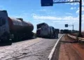 Duas carretas se envolvem em acidente na MS-306, próximo ao pedágio de Sonora Duas carretas se envolvem em acidente na MS-306, próximo ao pedágio de Sonora