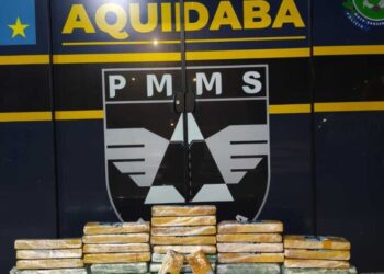 Passageira e motorista de aplicativo são presos com mais de 51 kg de drogas em rodovia de MS Passageira e motorista de aplicativo são presos com mais de 51 kg de drogas em rodovia de MS