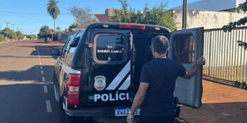 Homem agride mulher, rasga roupa e termina preso em flagrante