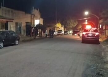 Ataque a tiros dentro de casa deixa adolescente em estado grave Ataque a tiros dentro de casa deixa adolescente em estado grave