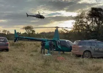 Helicóptero com cocaína é interceptado em área rural de Campo Grande Helicóptero com cocaína é interceptado em área rural de Campo Grande